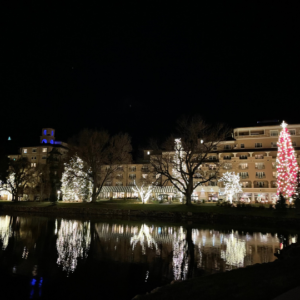 Read more about the article Holidays at the Broadmoor